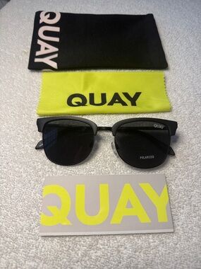 QUAY Unisex EVASIVE Black / Black Polarized Sunglasses
